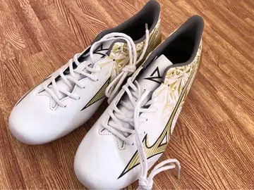 Mizuno Alpha 축구화 화이트/골드 25cm