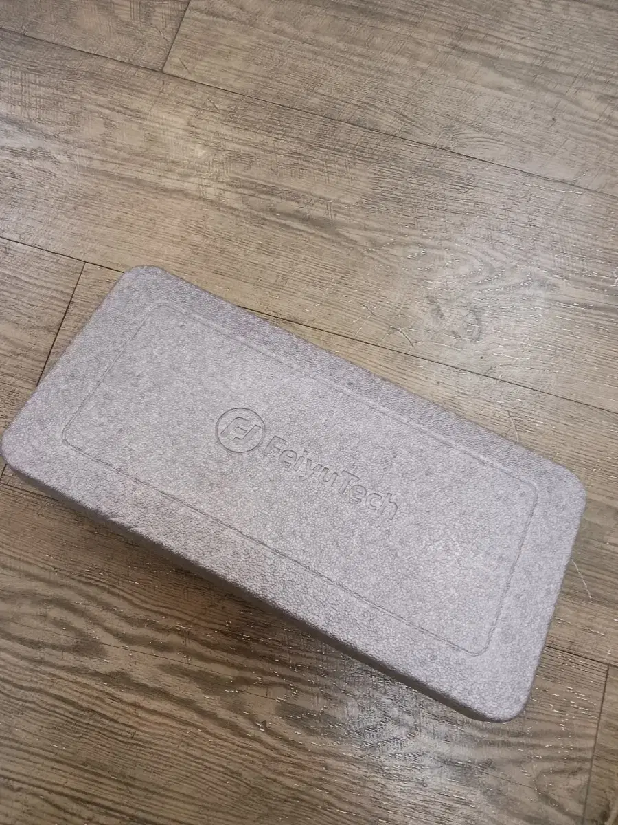 Like new FeiyuTech Vimble 2s smartphone gimbal