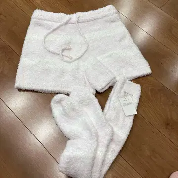 젤라또피케 숏팬츠와 삭스 세트