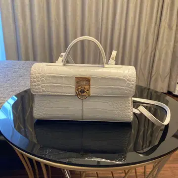 카프네 정품 STANCE WALLET 화이트 크로커다일풍 핸드백