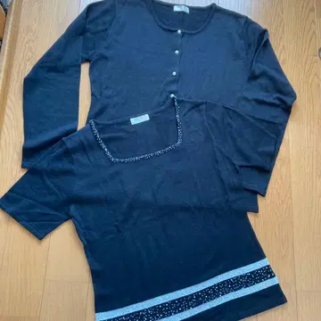 앙상블 가디건과 반팔 스웨터 블랙