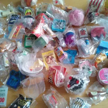 가챠가챠 묶음 판매 80점 이상 (식품계)