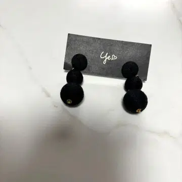 새상품급 ye 와이 귀걸이 블랙