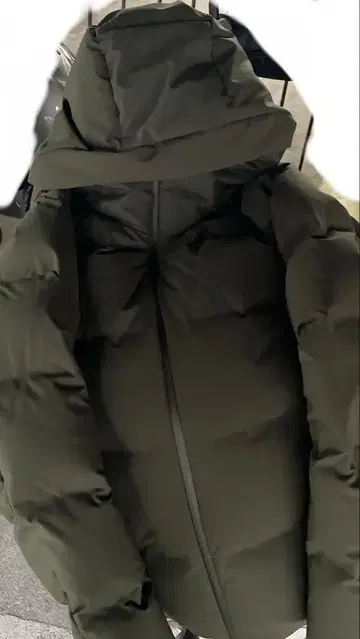 새상품급 UNIQLO 유니클로 심리스 다운 파카 카키 M