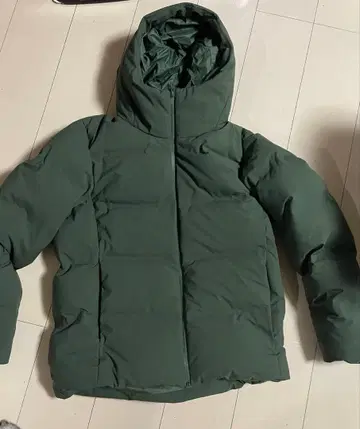 새상품급 UNIQLO 유니클로 M 심리스 다운 파카 올리브