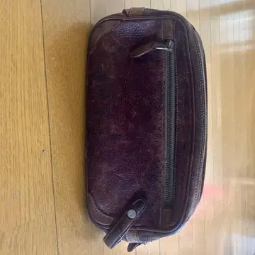 브라운 가죽 클러치백