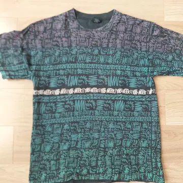 YOO-NEEK 그래픽 T셔츠