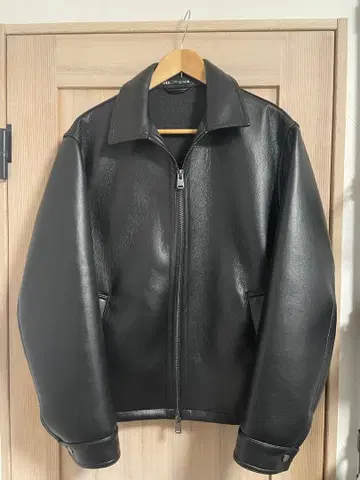 ZARA 가죽 자켓 새상품급