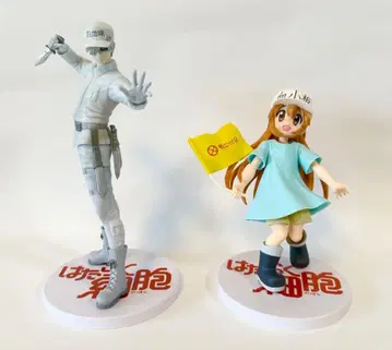 일하는 세포 피규어 2체 세트