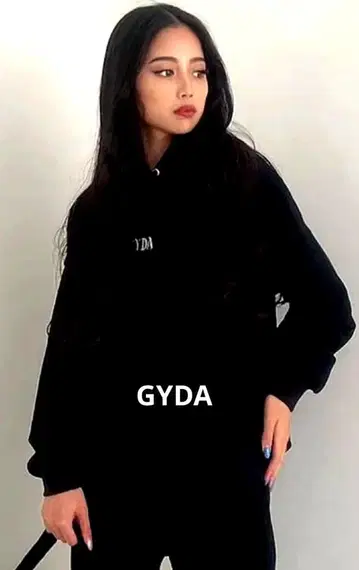 GYDA 백 프린트 맨투맨 FREE SIZE 블랙