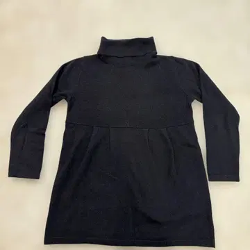 SOAGE 블랙 터틀넥 니트