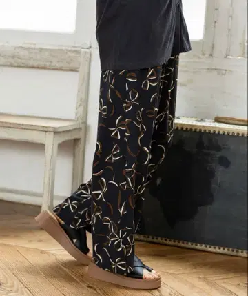 이번 시즌 niko and - 니코앤드 레트로 프린트 루즈핏 팬츠 네이비