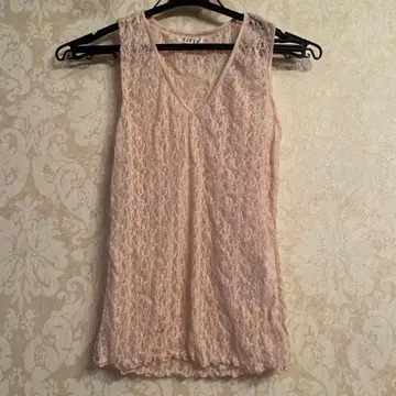 IKURO 핑크 레이스 V넥