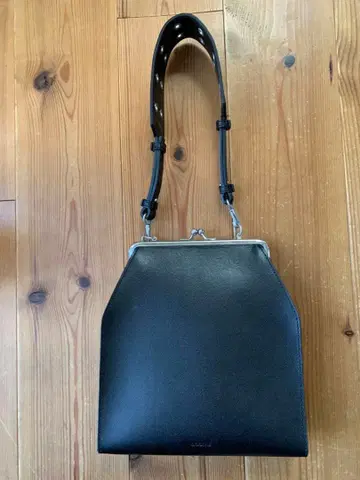 BIGOTRE 블랙 숄더백 비고터 핸드백 천연 가죽