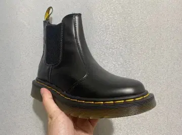 [ 새상품 ] Dr.Martens 첼시 부츠 사이드 고어 블랙 24CM