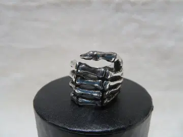 CRAZY PIG 본 핸드 링