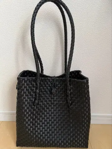 MEKEARISA GUMMY BAG M 사이즈 Midnight Black