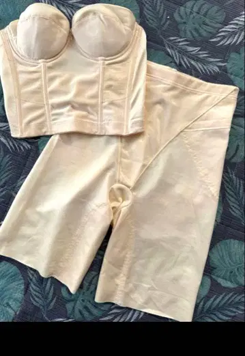 FOUR SIS & CO 브라이덜 이너