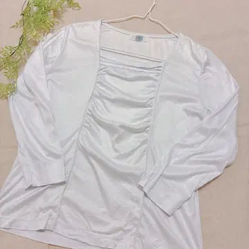 화이트 프론트 개더 긴팔 상의