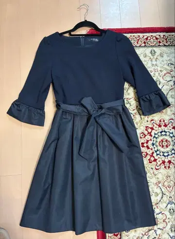 유니버셜 뮤즈 원피스 7부 소매