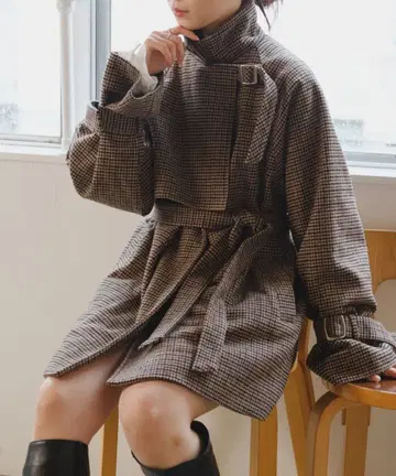 kastane 하이넥 플레어 코트 브라운