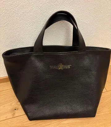 사라난 saranam 블랙 가죽 핸드백 골드 컬러 로고