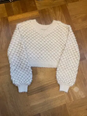 GYDA 베이지 샤기 니트