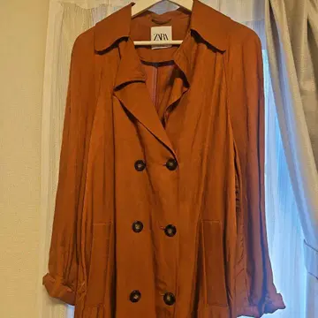 ZARA 브라운 계열 트렌치코트