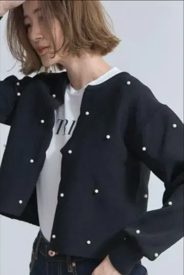 &.NOSTALGIA 노스탤지어 펄 장식 스캘럽 가디건 긴팔 블랙