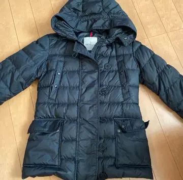 MONCLER 블랙 다운 자켓 후드 부착