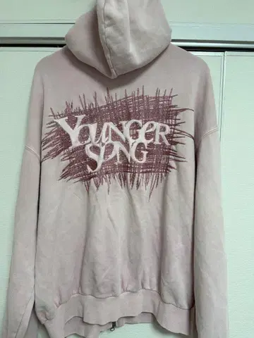 Younger Song 지퍼 후드티