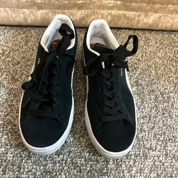 푸마 블랙 스웨이드 스니커즈