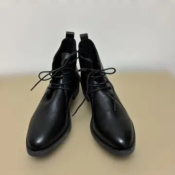 [ 새상품급 ] 블랙 레이스업 앵클부츠