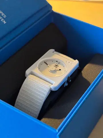 아디다스 오리지널스 레트로 팝 투 / AOST22539