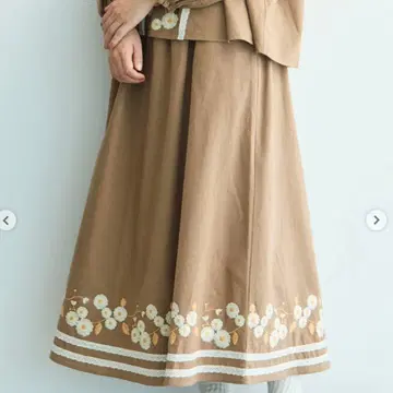 사만사 모스모스 WEB 한정판 꽃무늬 자수 개더 스커트 모카