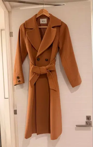 [ 새상품급! ] LilyBrown 코트