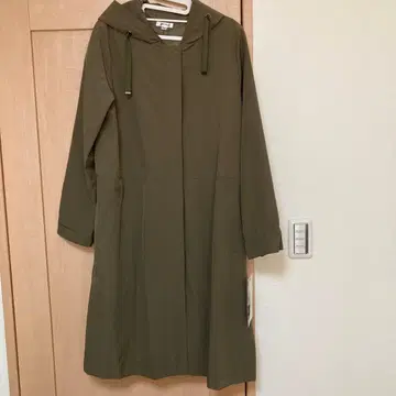 미사용 새상품 후드 부착 롱 코트 15AR 카키