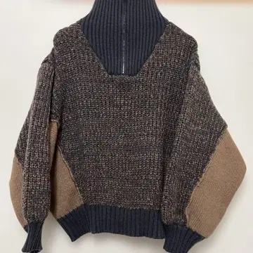 니트 스웨터 HUG.U