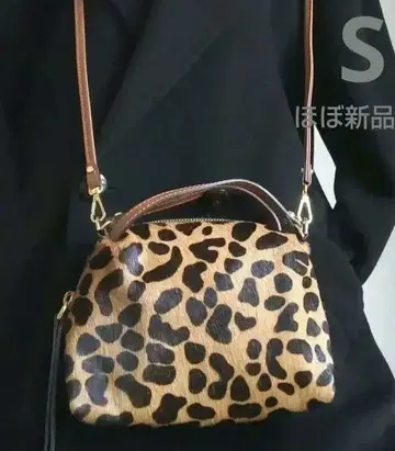 잔니 키아리니 숄더백 레오파드 무늬 레오파드 미사용급 송치