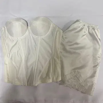 와코루 브라이덜 이너 c70 화이트 트림프 페티코트 포함