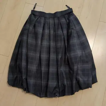 TO BE CHIC 발란 스커트