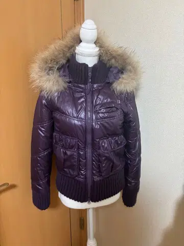 퍼플 후드 부착 다운 자켓