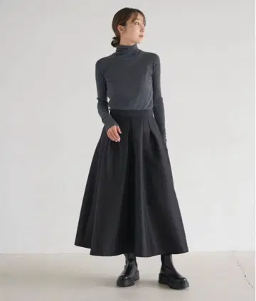 Noble 볼륨 형태 스커트