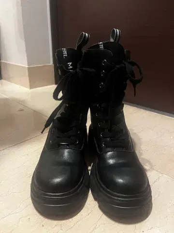 스티브 매든 블랙 레이스 하이컷 부츠 여성용