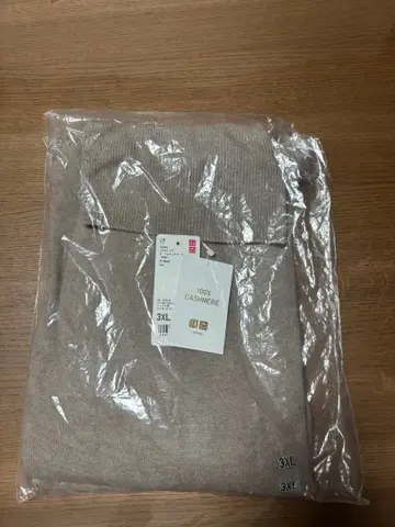 유니클로 캐시미어 터틀넥 스웨터 새상품 베이지