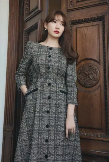 Herlipto 클래식 트위드 미디 드레스