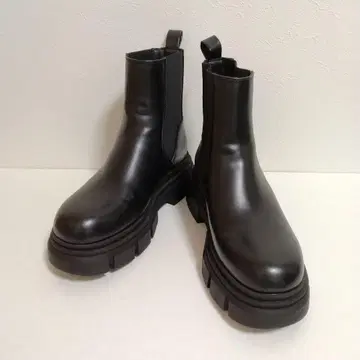 ZARA 자라 통굽 사이드 고어 부츠 블랙 26cm