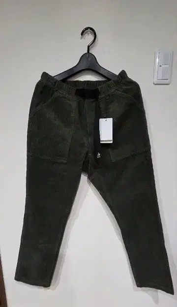 고 슬로우 카라반 코듀로이 팬츠 올리브 그린 2