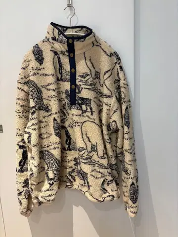 MEDE19F 애니멀 프린트 플리스 풀오버