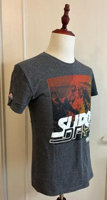 [ 새상품급 미착용 ] SUPER DRY 극도차동차 T 셔츠 S 그레이